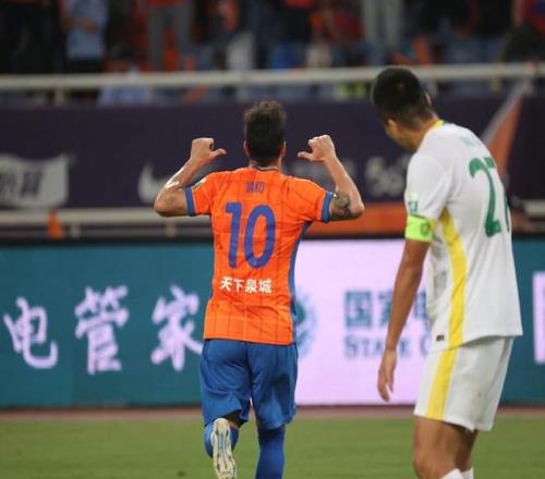 国安致歉不耽误王刚张玉宁跟球迷干！大器玄学失灵伪传控难夺冠