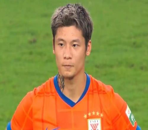 山东泰山雨中训练，瓦科没续约，唐田执教两场，打海港是荣誉之战