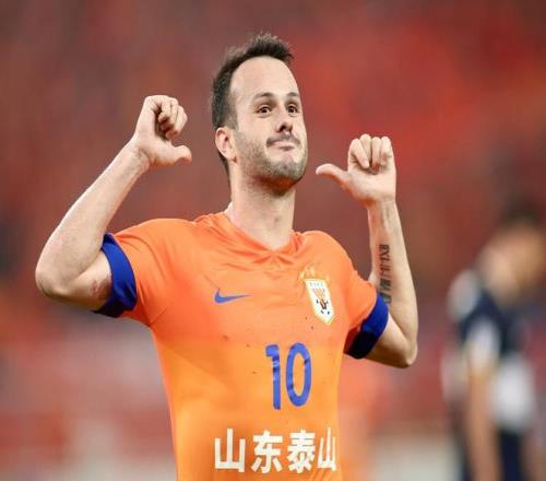 拿金靴也离队曝瓦科遭中超球队挖墙脚泰山队已有心仪替代人选