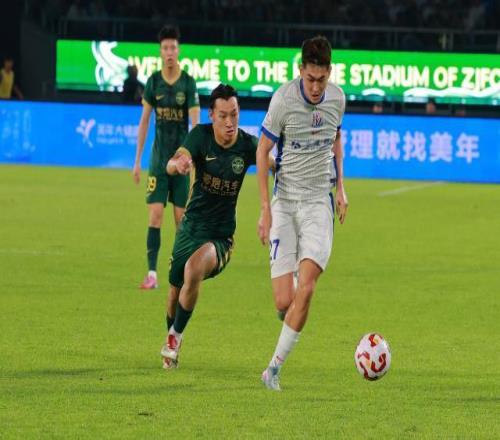 【中超】路易斯击中门框卢卡斯失良机浙江0比0申花