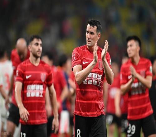 51大胜！30岁国脚助攻帽子戏法！双线作战，成都蓉城如何应对