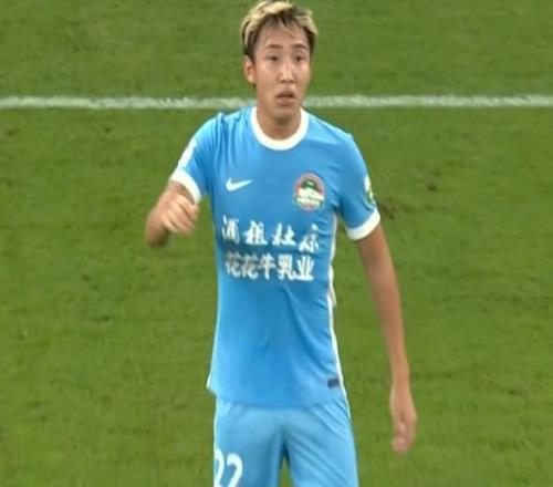 里程碑，河南队中场黄锐烽已在中国顶级联赛出场100次