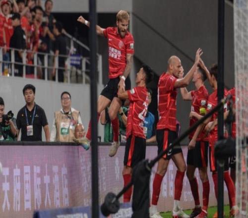 4万人狂欢蓉城登顶中超：41屠杀，海港吞13轮首败徐正源6轮5胜