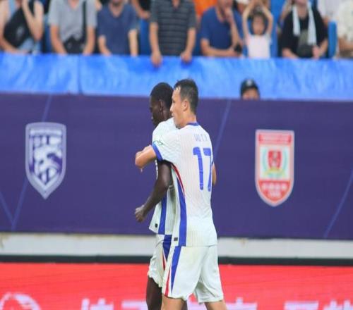 一场20让中超榜首易主，神剧情诞生：补时连进2球，于汉超造奇迹