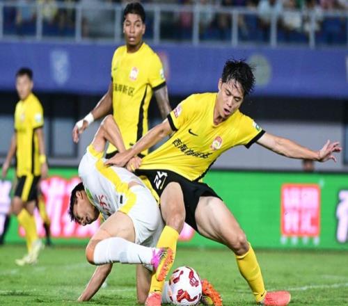 中超夺冠热门狂轰3球，征服客场，取得两连胜，邵佳一无能为力