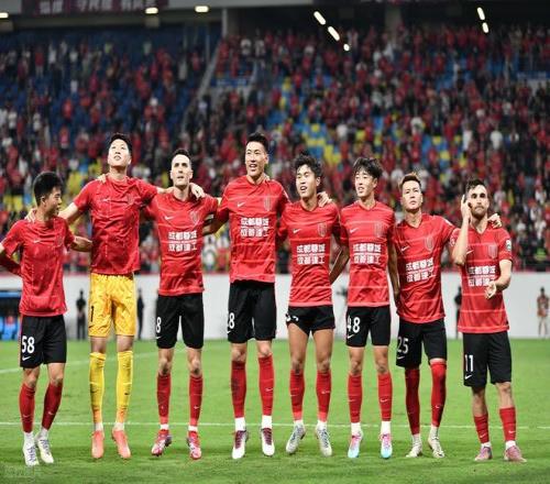 中超形势：争冠3队输球！蓉城1分领跑+国安跌第4，下轮3场焦点战