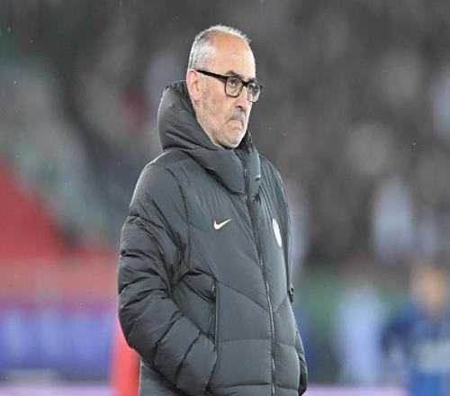 足球报：浙江将战蓉城、海港、梅州等队，对首尾大势做“裁决”