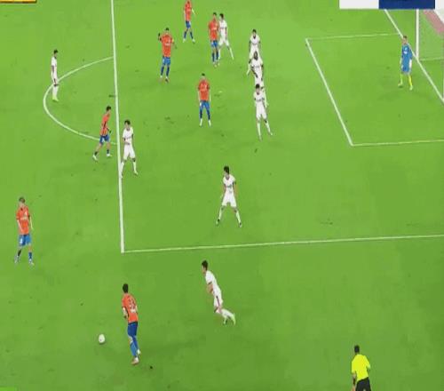 中超泰山21亚泰升至第5瓦科3场5球高准翼染红