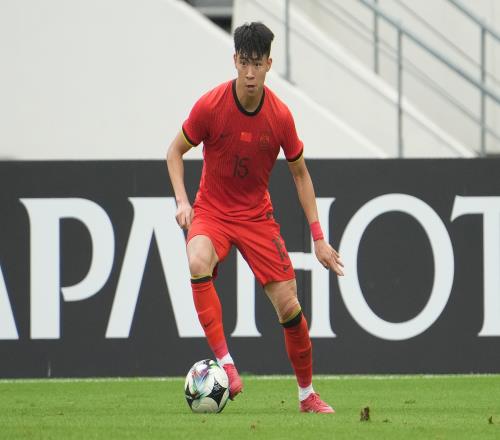 足球报谈国足重建：球迷对东欧主帅缺乏信心，热身赛不能邀请弱队