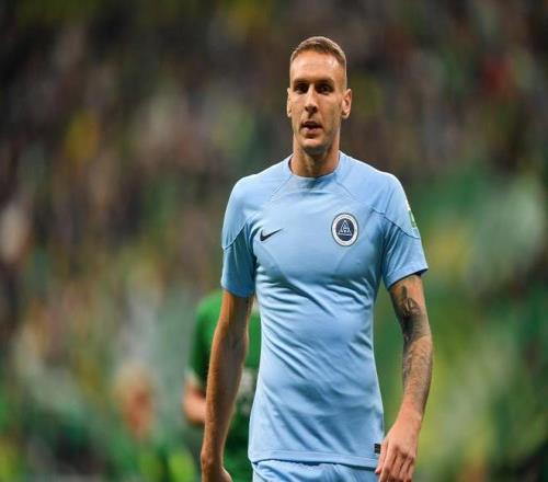 后防不设防深圳新鹏城近3轮共计失球11个，失球数全中超最高