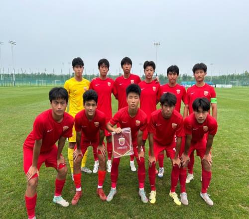 青少年精英联赛决赛第一阶段，上海海港U17队战胜广东广州豹