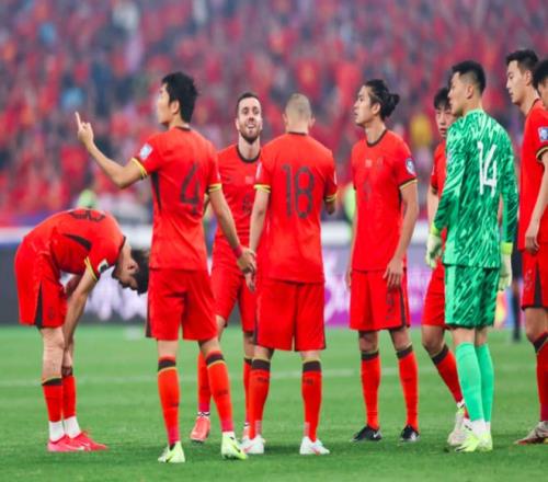 前国脚爆猛料：为了十几万中超奖金，有人在国足不认真踢，怕受伤