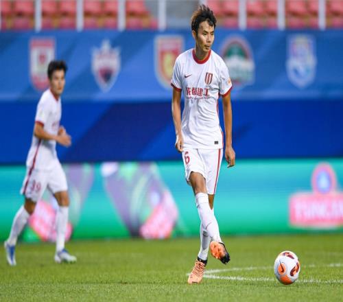 官方：成都蓉城球员冯卓毅租借加盟石家庄功夫