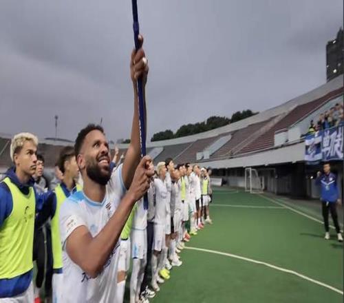 有情有义，大连英博为功勋外援办退役仪式，27场1球宋岳明年再战