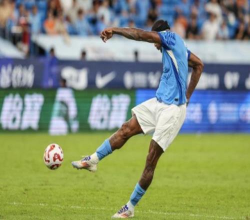 【中超】埃杜加西亚传射建功新鹏城2比1战胜国安