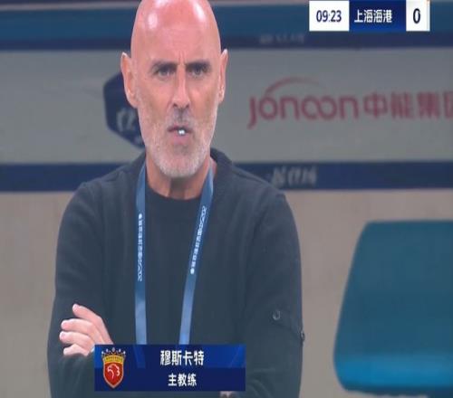 海港不设防！12场连丢21球，创队史最差纪录，4人连环失误