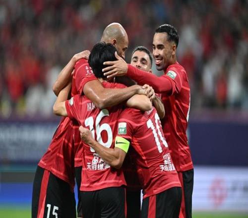 剩3轮差3分！媒体人热议中超争冠：冠军离开上海滩，泰山将成判官