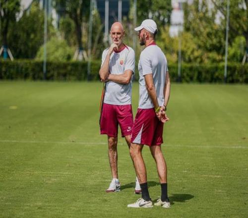 穆斯卡特干一票就走！乔老板镇场子太晚了球迷：你的命问张弛要