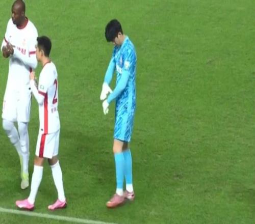 战河南完成3次扑救，亚泰18岁门将安智诚：不到最后不愿放弃