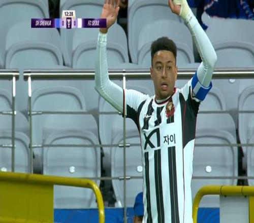 20，申花为中超挽回颜面阿苏埃+路易斯建功积4分将成都挤出前8