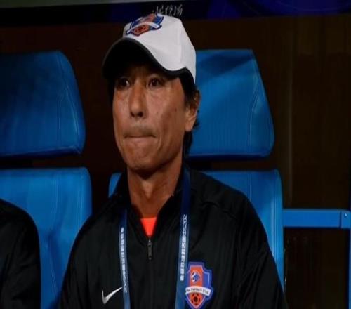 曲刚：球员训练非常积极，状态也很好，希望取得一个好结果