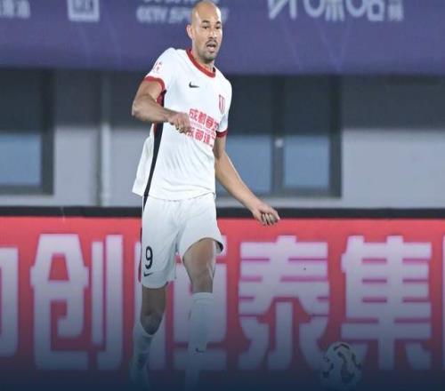 蓉城战平西海岸无缘登顶中超，泰山队给你机会，不中用啊