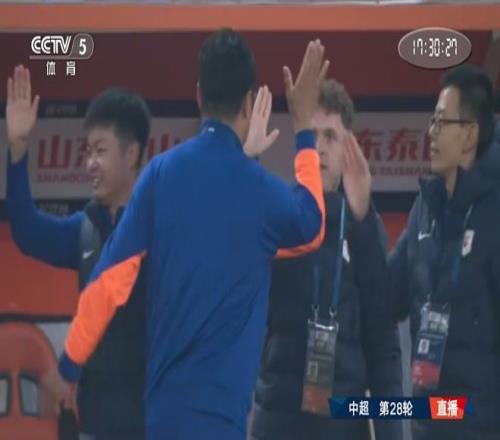 3连冠悬了“内卷王”输球又折将！申花蓉城球迷：感谢山东兄弟