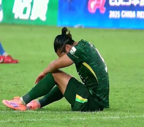 2比4惨败海牛工体球迷倒戈，媒体人道出北京国安生存困境