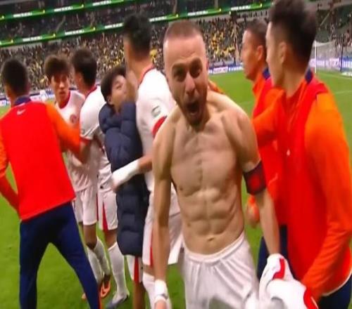 战国安戴帽，萨里奇成为海牛队史第8位上演帽子戏法的球员