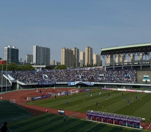 谁是主场作战媒体人晒照，申花远征球迷数量远远多于无锡球迷