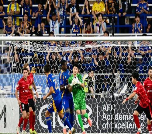 中超又被罚！亚足联官宣：蓉城球迷向韩国球员扔水瓶，罚款2.1万