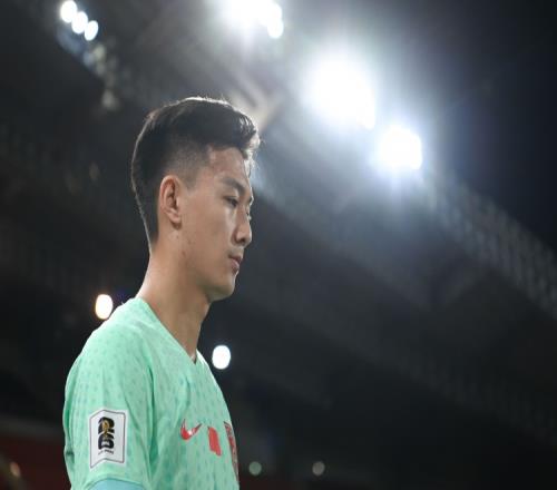 蒋圣龙:上一场赢球让我们变得更强大,会比巴林展现出更好的东西