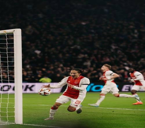 再这么踢国足高攀不起！21岁天乐停球射门一气呵成，欧联3场2球