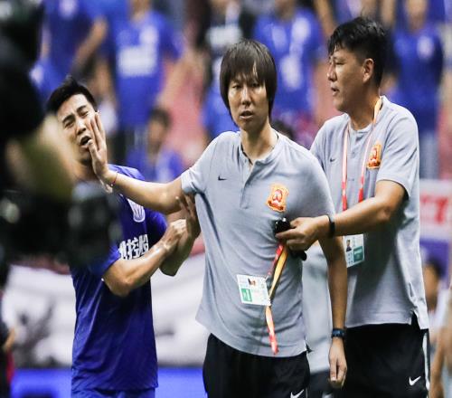 媒体人:李铁案情太大想判10年不现实 未判无期说明他戴罪立功