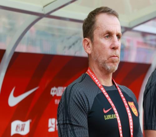 记者:久尔杰维奇善于调节情绪和心态,球员没有患得患失的感觉