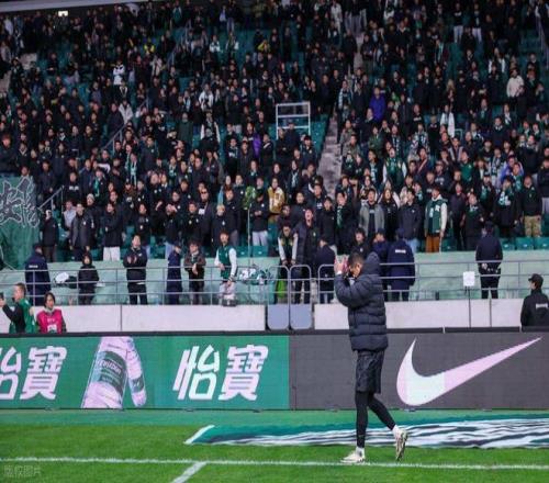 国安队没有企业接盘要解散记者直接辟谣，直言球队肯定不会解散