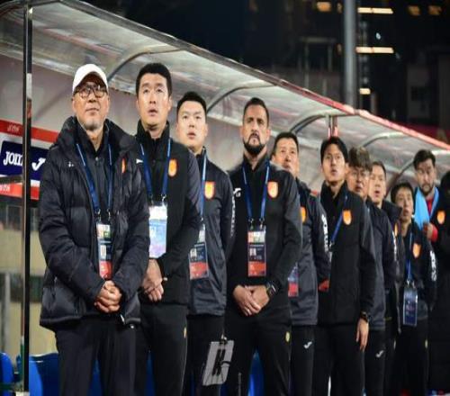 重庆拿4分冲超，胜负关系占优张外龙每场只换1人向余望冲击20球