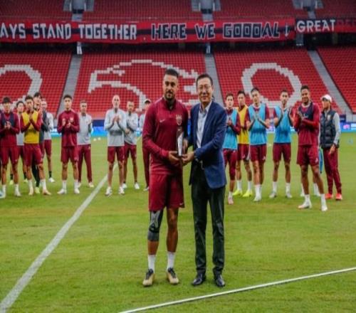 海港为莱昂纳多、李帅举行颁奖仪式