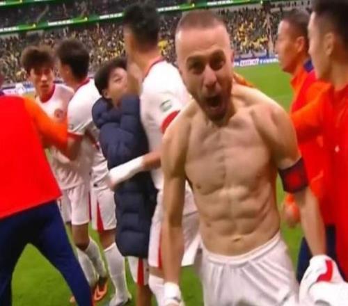 励志！35岁中超外援当选官方最佳球员：身价排外援倒数第二！