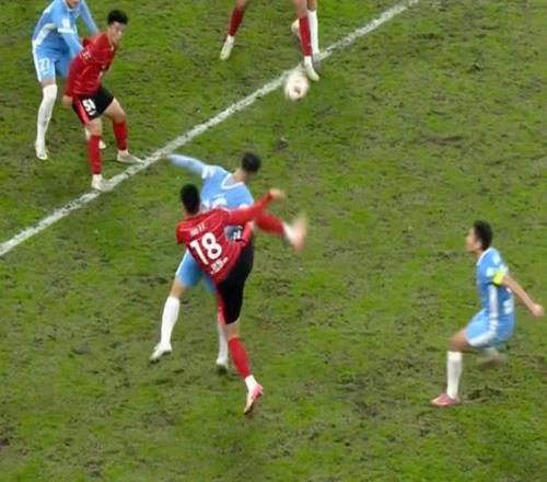 热议成都输球无缘争冠：关键时刻掉链子，转折点是韦世豪受伤