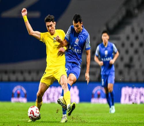 中超积分榜：海港63分领跑，申花61分超越蓉城位列第二