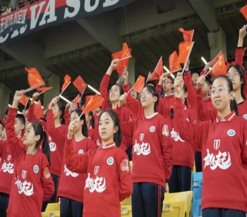 成都中超主场收官战：赛场燃激情，城市展温情