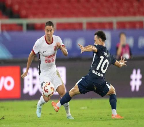 蓉城退出争冠！媒体人热议：被河南三杀怎能夺冠，国安瑟瑟发抖