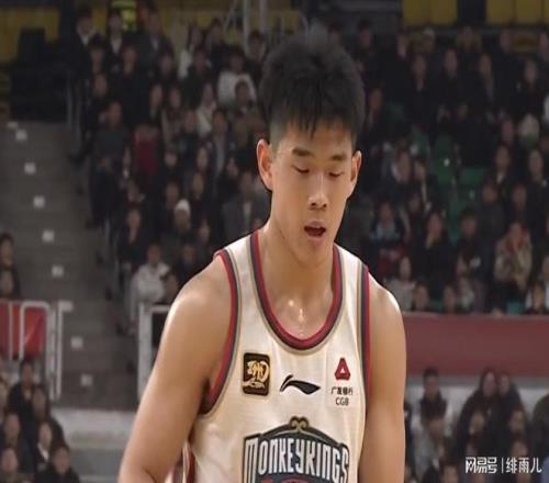 上场时间管够！林葳获俄勒冈大学主帅认可，有望成NCAA中国第一人