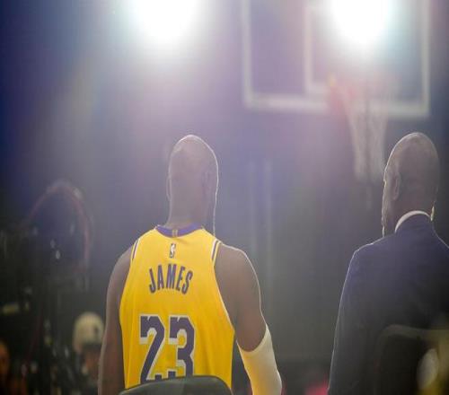 分析：勒布朗詹姆斯的未来如何影响湖人队的交易选择