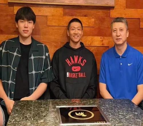 中国男篮助教李昂晒图，陪同郭士强在美考察期间探望杨瀚森