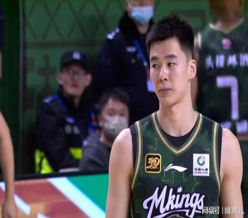 不去NBA了！男篮“2米03后卫”拒绝加盟活塞队，曾被誉为最强00后