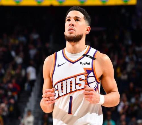 状态不错！布克出战25分钟轰下24分7助攻