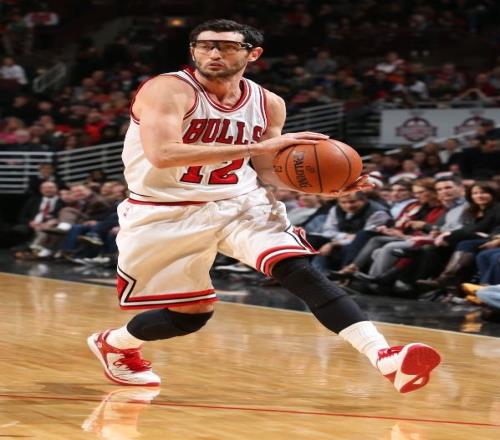 “03白金一代”NBA选秀前十重排：韦德升榜眼，51号秀逆袭进前十