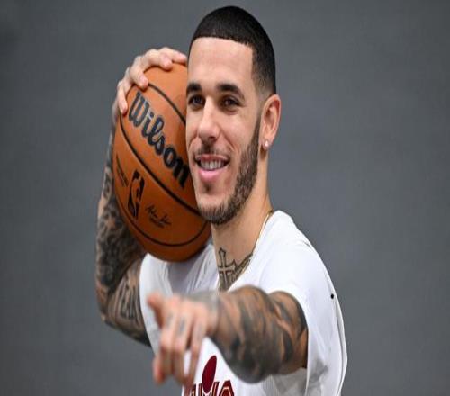 鲍尔：休赛季身体恢复进展正常预计赛季初不会出战背靠背